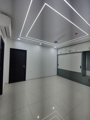 Room in 3 BHK Apartment at Rajapushpa Provincia, Narsingi – for Rent