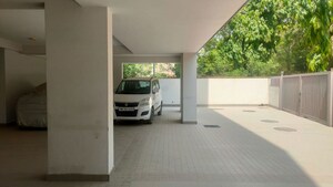 Parking in 4 BHK Builder Floor at Sector 14 – for Sale