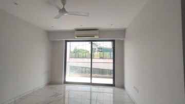 Room in 4 BHK Builder Floor at Sector 14 – for Sale