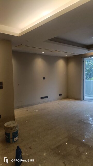 Room in 4 BHK Builder Floor at Greater Kailash I – for Rent