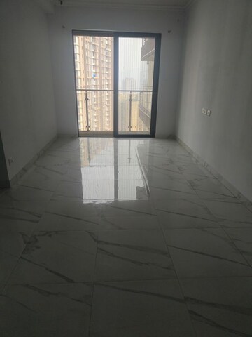 Room in 2 BHK Apartment at Risland The Icon, Dhokali – for Rent