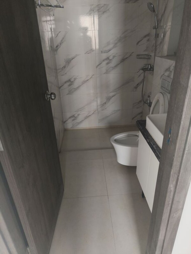 Attached Bathroom, risland-the-icon 2 Bedroom 636 Sq.Ft. Apartment In Dhokali Thane 9961989