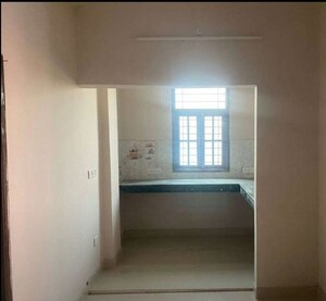 Room in 2 BHK Apartment at Hazratganj – for Rent
