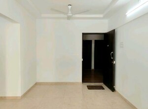 Room in 3 BHK Apartment at Builtron Ambaji Apartment, Mulund West – for Rent