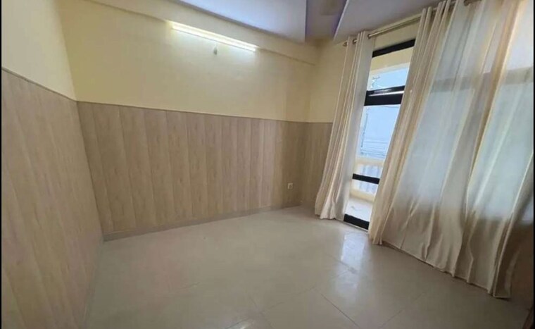 Room, butler colony 3 Bedroom 1150 Sq.Ft. Apartment In Butler Colony Lucknow 9962149