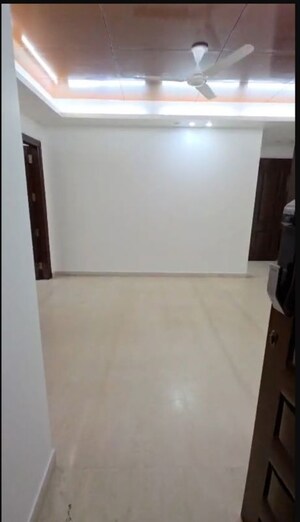 Room in 4 BHK Builder Floor at Nehru Enclave – for Rent