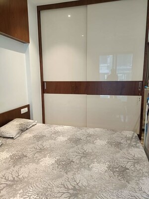 Room in 3 BHK Apartment at Vasant Kunj, Santacruz West – for Sale