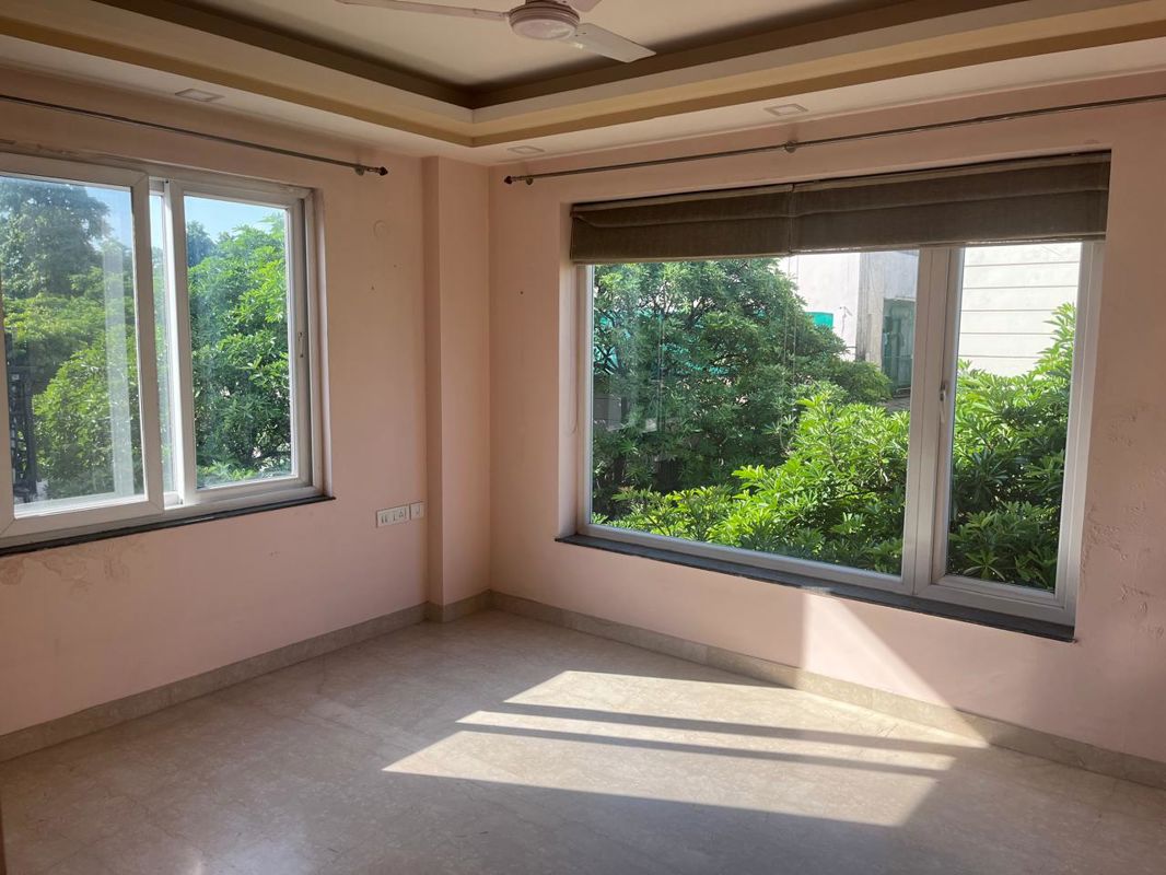 4 BHK + Pooja Room,Servant Room,Study Room,Extra Room Apartment For Rent in Panchsheel Park