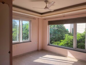 Room in 4 BHK Apartment at Panchsheel Park – for Rent