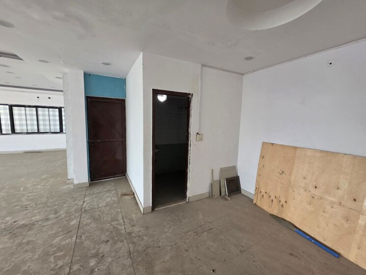 Team Area, dharampur Commercial Shop 1000 Sq.Ft. In Dharampur Dehradun 9962230