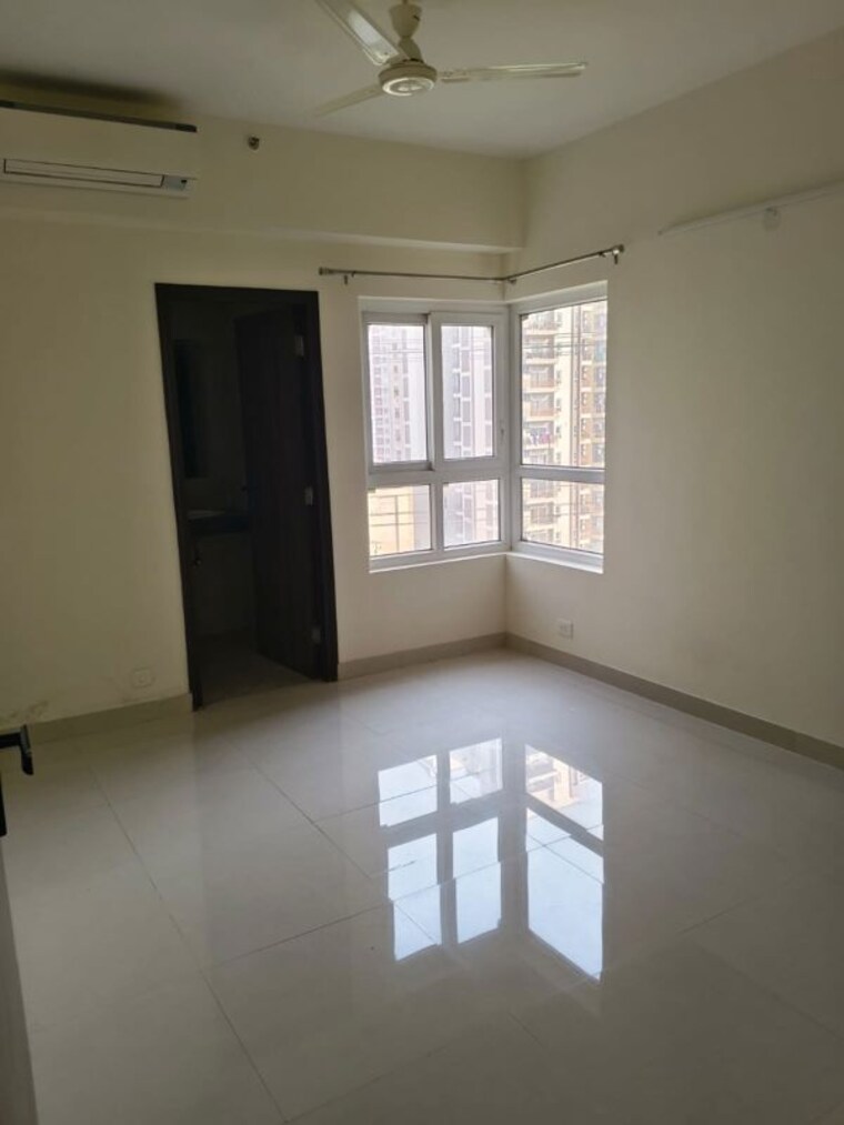 Room, adani-oyster-grande-phase-2 3 Bedroom 1750 Sq.Ft. Apartment In Sector 102 Gurgaon 9962166