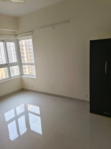 Room in 3 BHK Apartment at Adani Oyster Grande Phase 2, Sector 102 – for Rent