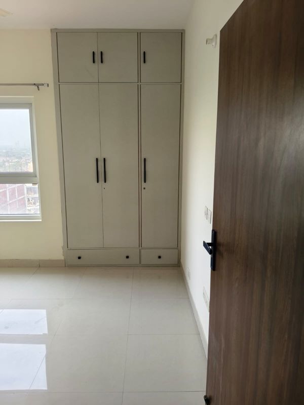 3 BHK Apartment For Rent in Adani Oyster Grande Phase 2