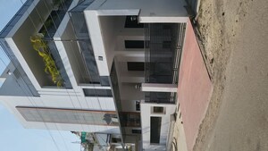  Showroom For Rent in Vipul Khand