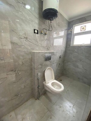 Bathroom in 1 BHK Builder Floor at Palm Residency Chhatarpur, Chattarpur – for Rent
