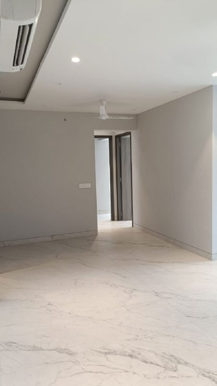 Room, santacruz west 3 Bedroom 1100 Sq.Ft. Apartment In Santacruz West Mumbai 9962328