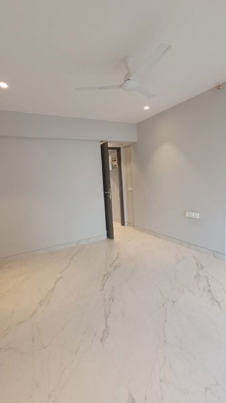 Room, santacruz west 3 Bedroom 1100 Sq.Ft. Apartment In Santacruz West Mumbai 9962328