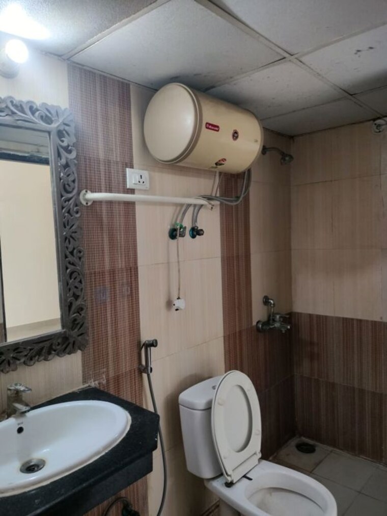 Bathroom, jm-aroma 3 Bedroom 1850 Sq.Ft. Apartment In Sector 75 Noida 9962386