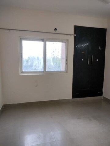 Room in 3 BHK Apartment at JM Aroma, Sector 75 – for Rent