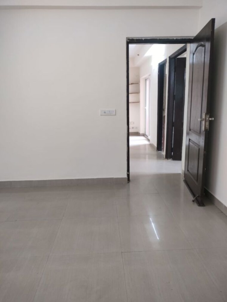 Room, jm-aroma 3 Bedroom 1850 Sq.Ft. Apartment In Sector 75 Noida 9962386