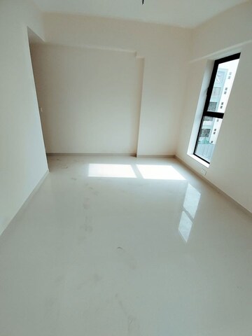 Room in 2 BHK Apartment at Khar Laxmi Nivas, Khar West – for Sale