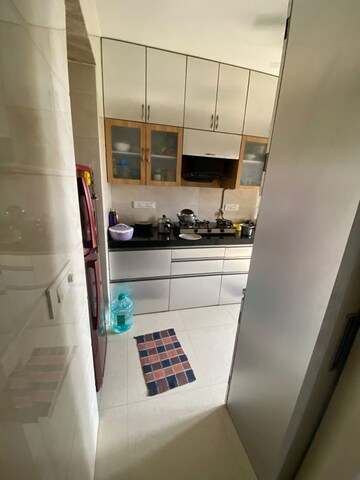 Furnished Amenities in 3.5 BHK Apartment at Hiranandani Meadows, Manpada – for Rent