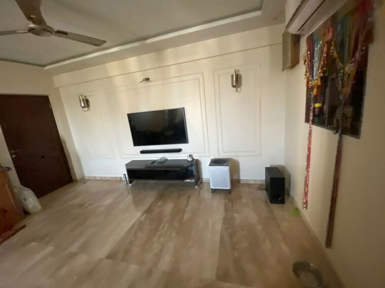 Team Area, hiranandani-meadows 3.5 Bedroom 1800 Sq.Ft. Apartment In Manpada Thane 9962454