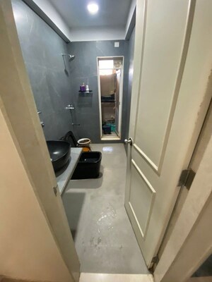 Staircase in 3.5 BHK Apartment at Hiranandani Meadows, Manpada – for Rent