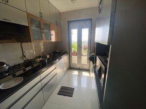 Kitchen in 3.5 BHK Apartment at Hiranandani Meadows, Manpada – for Rent