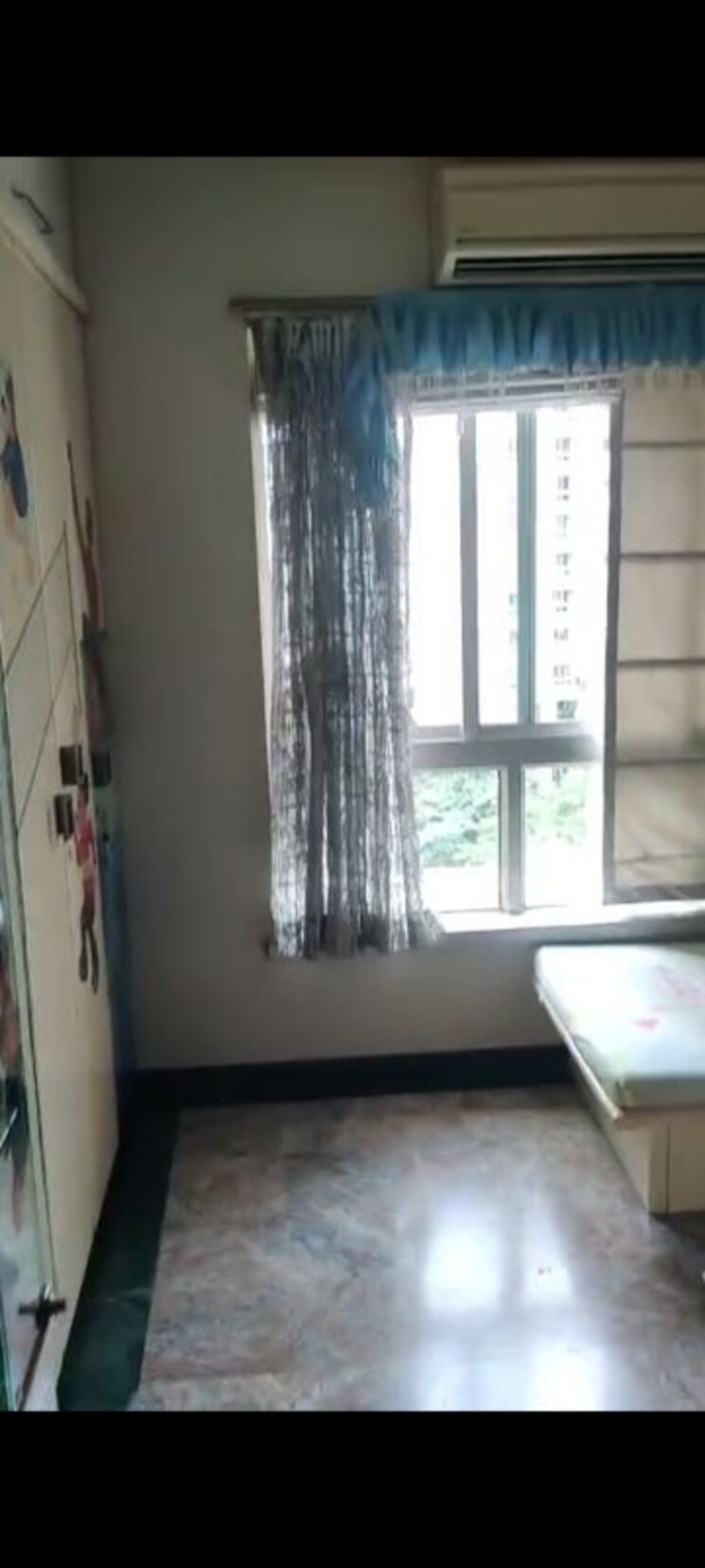 Room, hiranandani-meadows 3.5 Bedroom 1800 Sq.Ft. Apartment In Manpada Thane 9962454