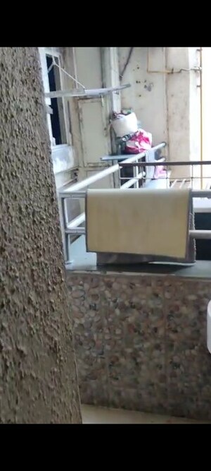 Kitchen in 3.5 BHK Apartment at Hiranandani Meadows, Manpada – for Rent