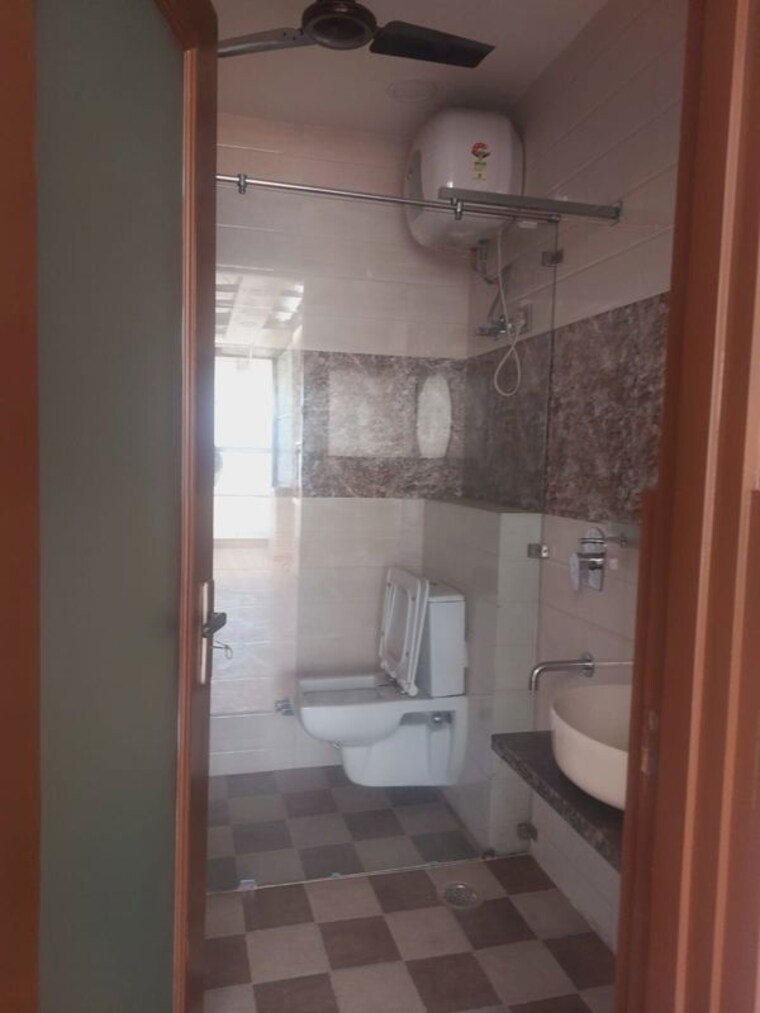 Bathroom, panchsheel enclave 3 Bedroom 2400 Sq.Ft. Apartment In Panchsheel Enclave Delhi 9962511