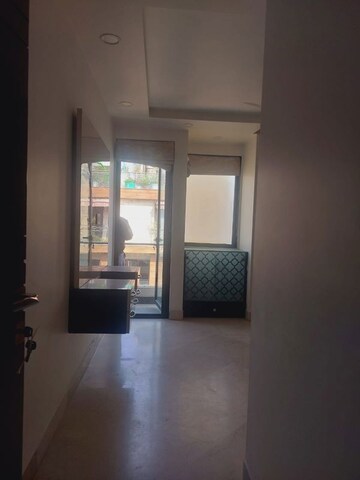 Room in 3 BHK Apartment at Panchsheel Enclave – for Rent