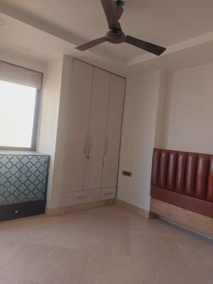 Room in 3 BHK Apartment at Panchsheel Enclave – for Rent