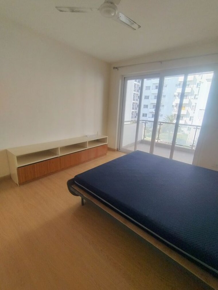 Bedroom, emaar-mgf-the-palm-drive-villas 4 Bedroom 2200 Sq.Ft. Apartment In Sector 66 Gurgaon 9962479