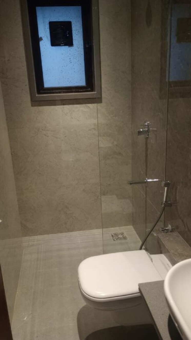 Bathroom, bandra west 2 Bedroom 700 Sq.Ft. Apartment In Bandra West Mumbai 9962508