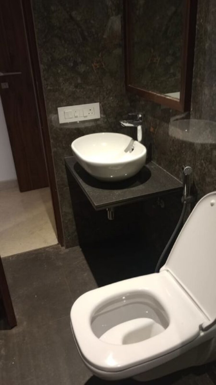 Bathroom, bandra west 2 Bedroom 700 Sq.Ft. Apartment In Bandra West Mumbai 9962508