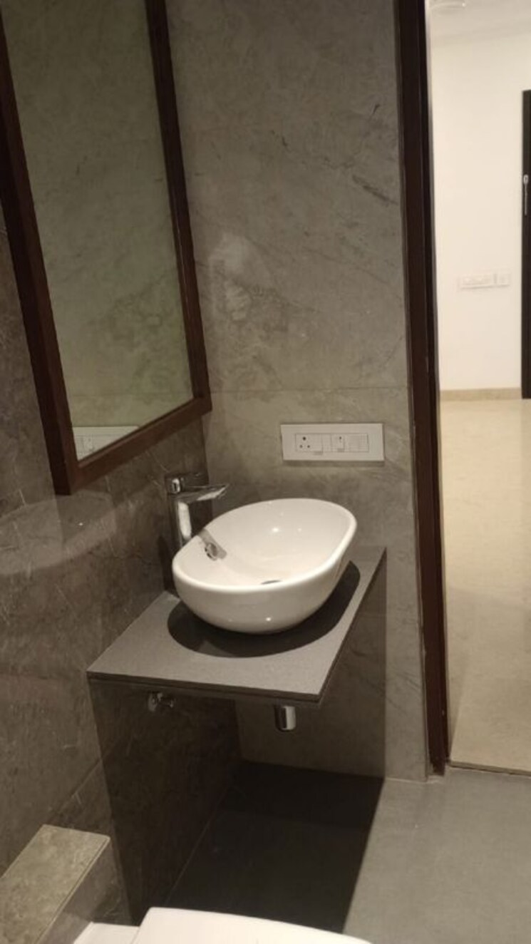 Bathroom, bandra west 2 Bedroom 700 Sq.Ft. Apartment In Bandra West Mumbai 9962508
