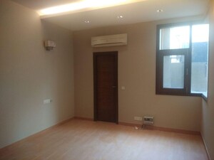 Room in 3 BHK Apartment at Panchsheel Enclave – for Rent