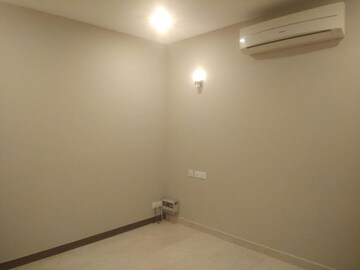 Room in 3 BHK Apartment at Panchsheel Enclave – for Rent
