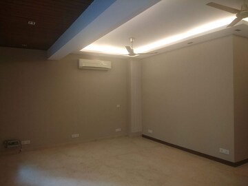 Room in 3 BHK Apartment at Panchsheel Enclave – for Rent