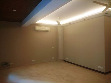 Room in 3 BHK Apartment at Panchsheel Enclave – for Rent