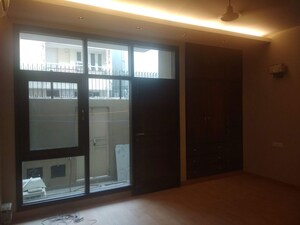 Room in 3 BHK Apartment at Panchsheel Enclave – for Rent