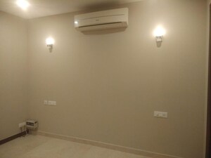 Room in 3 BHK Apartment at Panchsheel Enclave – for Rent