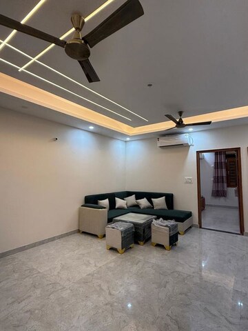 Gym in 3 BHK Apartment at Shivalik Colony – for Rent