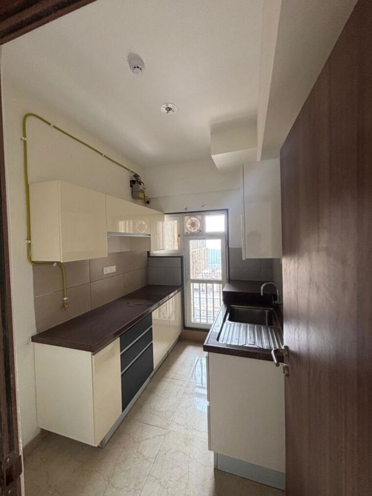 Kitchen, shapoorji-pallonji-bkc-28 2 Bedroom 750 Sq.Ft. Apartment In Bandra East Mumbai 9962552
