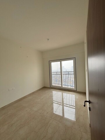 Room in 2 BHK Apartment at Shapoorji Pallonji BKC 28, Bandra East – for Rent