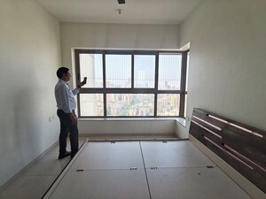 Furnished Amenities in 2 BHK Apartment at Kalpataru Paramount, Kapur Bawdi – for Rent