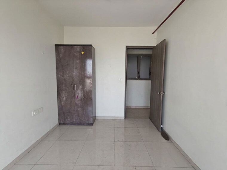 Room, kalpataru-paramount 2 Bedroom 711 Sq.Ft. Apartment In Kapur Bawdi Thane 9962558