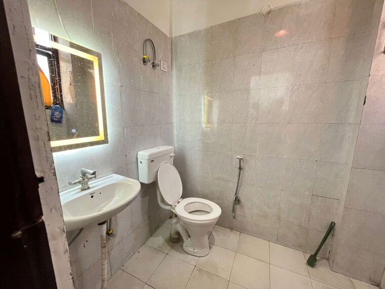 Bathroom, saket 1 Bedroom 550 Sq.Ft. Builder Floor In Saket Delhi 9956477